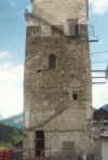 Bergseite des Turmes : Aufstockung des 19.Jhd retouchiert