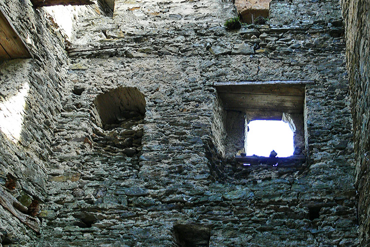 Niederkraig Wohnturm: 2.Obergeschoss, Ostseite.