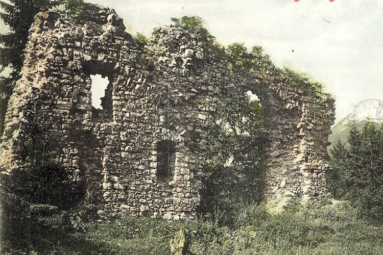 Pflindsberg: Die Nordmauer auf einer colorierten Postkarte von 1906
