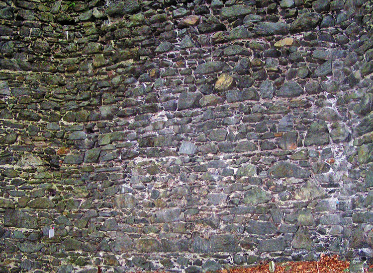 Untere Pernegg: Kompartimentmauerwerk an der Innenseite der Schildmauer