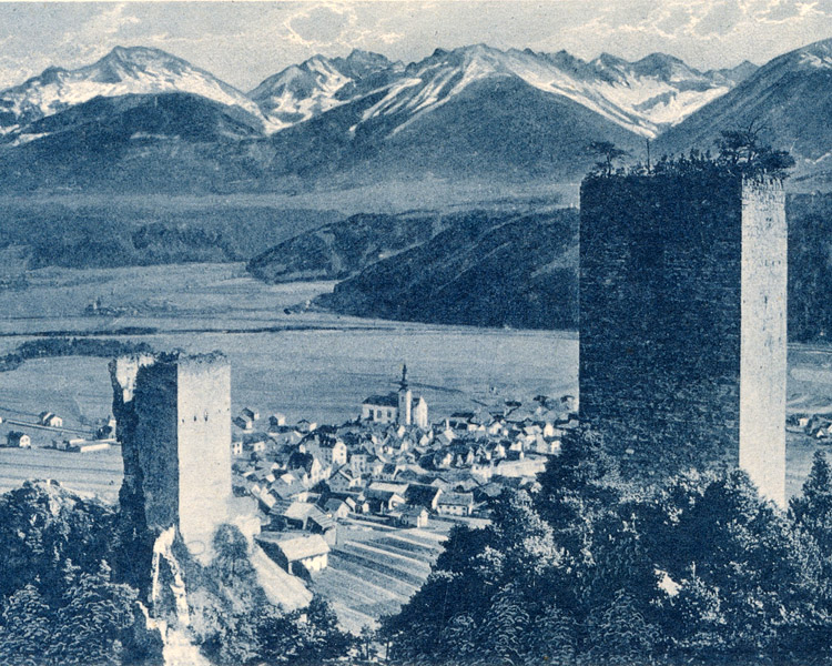 Fragenstein, Postkarte um 1930: links der noch nicht wiederaufgebaute Bergfried, rechts der Weineckerturm noch ohne Dach.