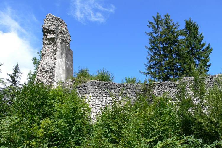 Wildenstein: der mit Stahlbeton gestützte Mauerzahn des Bergfrieds