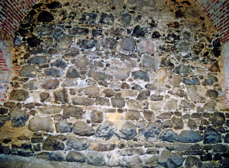 Schloss Gleichenberg: Mauerwerk der Ringmauer, Anfang 14. Jahrhundert