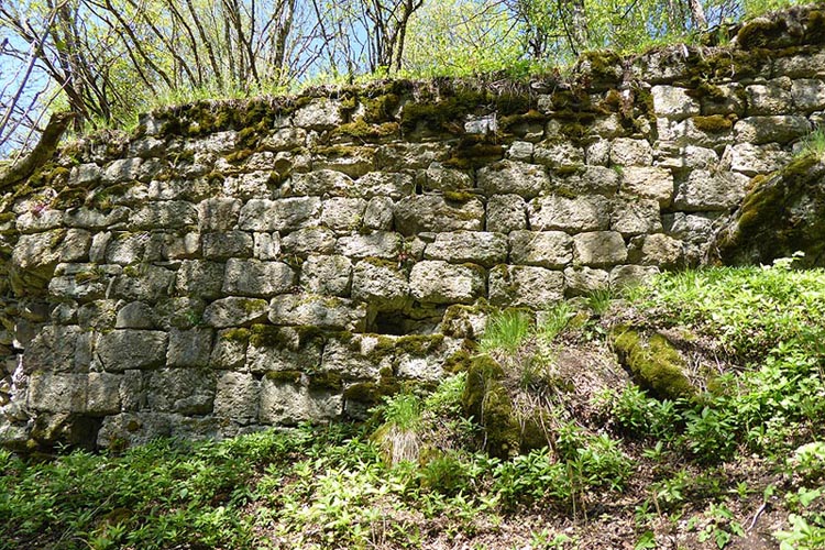 Rotenfels: Mauerwerk an der Südseite