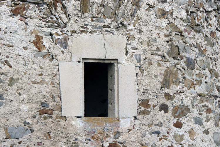 Kollmitz: Fenster am Hungerturm.