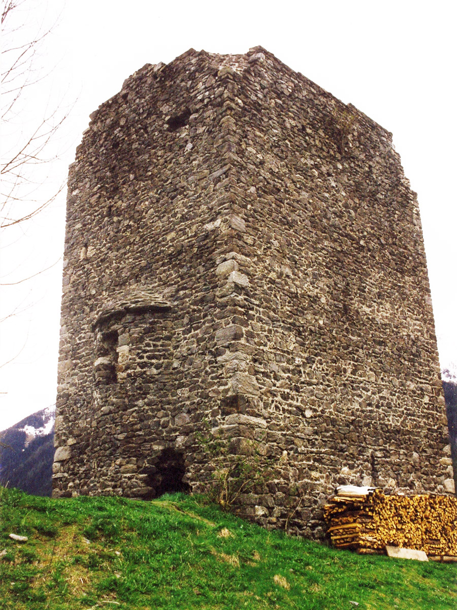 Weyerturm: Ansicht von Nordosten, mit Rundapsis.