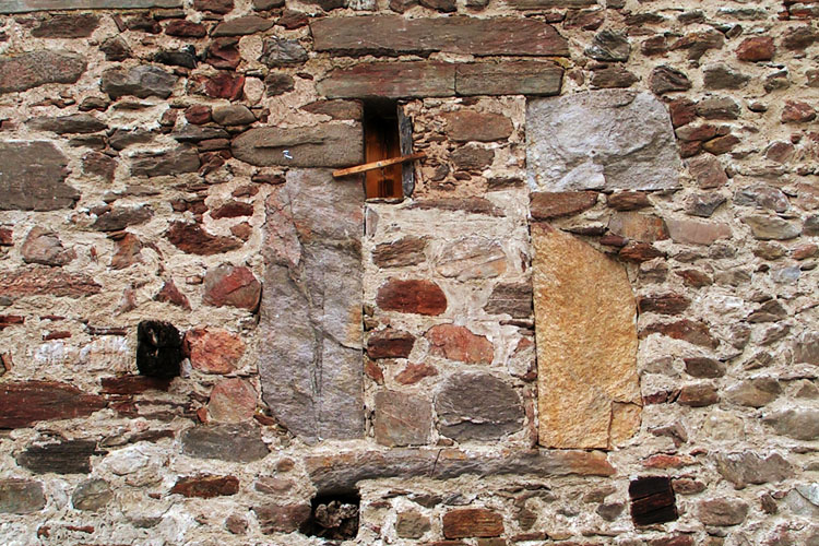 Winklern Mautturm: Rechtecktüre im 1.OG.