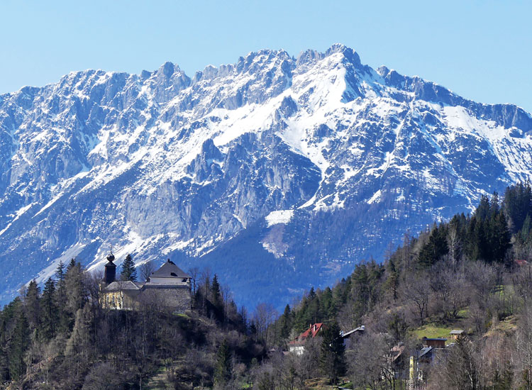 Gross-Sölk: Blick von Süden, vor der Bergkulisse des Ennstals