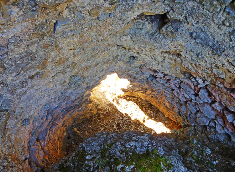 Ehrenfels: der "Keller" des Sechseckturms