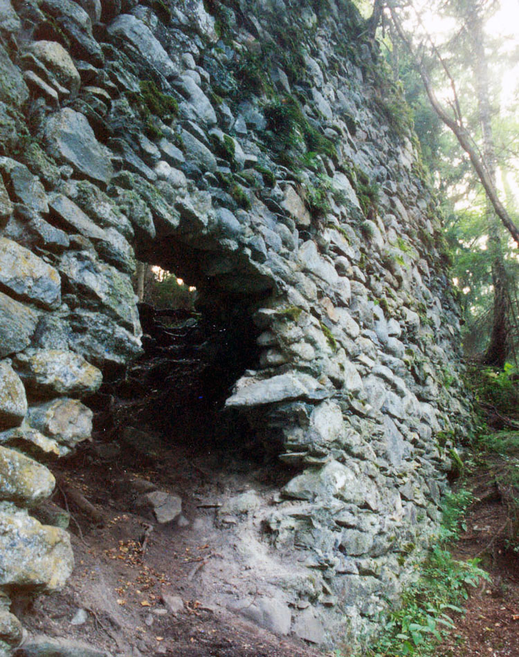 Statteneck: Ringmauer an der Nordseite