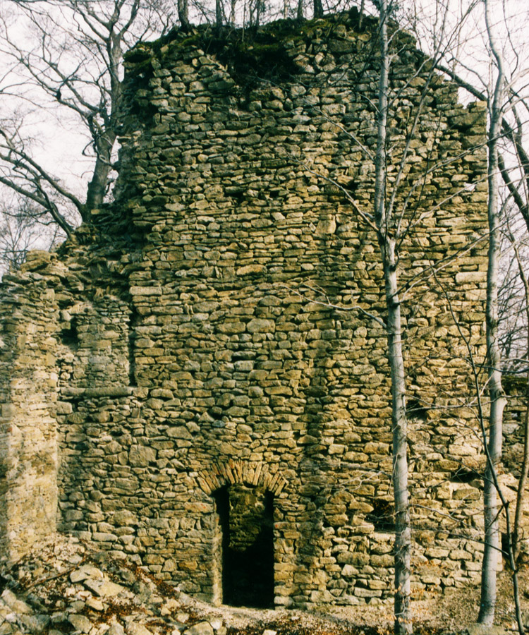 Straßfried: Hofseite des Bergfrieds