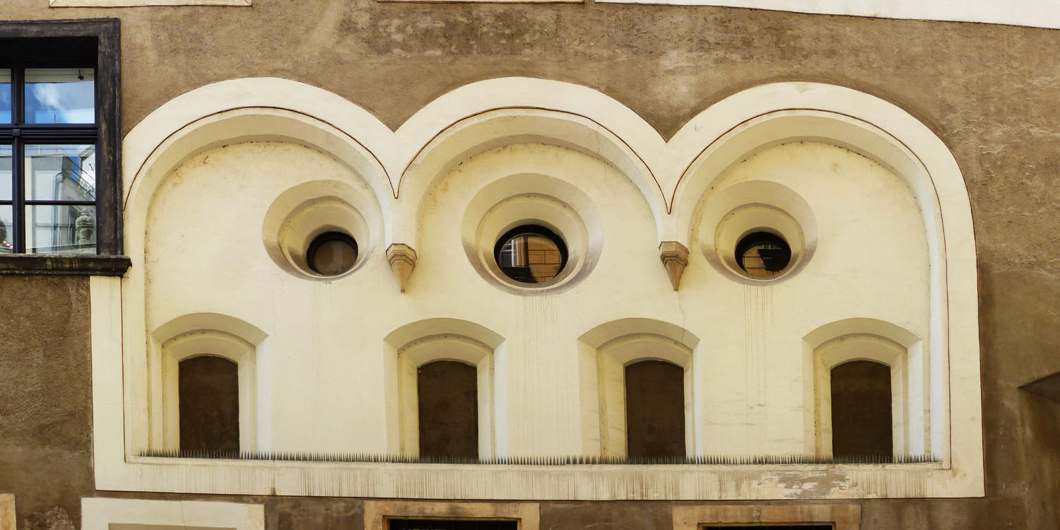 Wien Griechengasse, Gebäude 5. Die aus geringen Befunden rekonstruierte Fenstergruppe