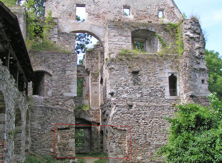 Schaunberg Palas: westliche Giebelseite mit Nische im Erdgeschoß