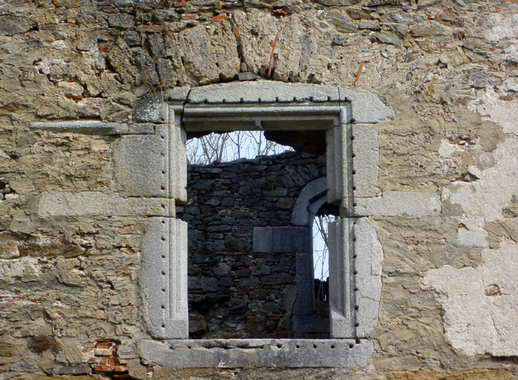 Schaunberg Palas: Kreuzstockfenster im 1. OG