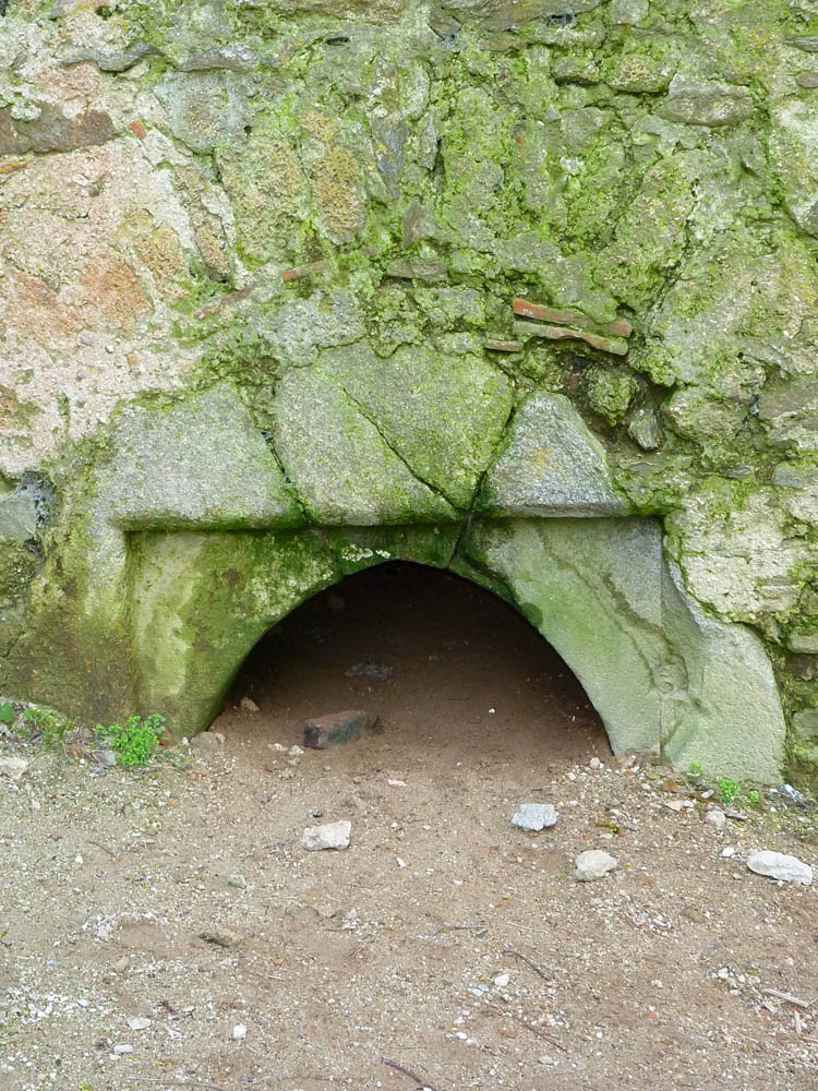 Schaunberg Palas: Portal Durchgang unter dem westlichen Turmanbau