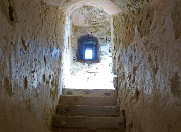 Schaunbegr Palas: Treppe in der Mauerstärke