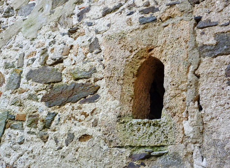 Schaunberg Palas: Fensterchen der Treppe